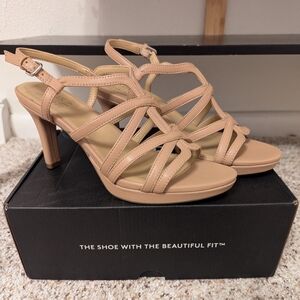 NIB Naturalizer Baylor Sandal 8
